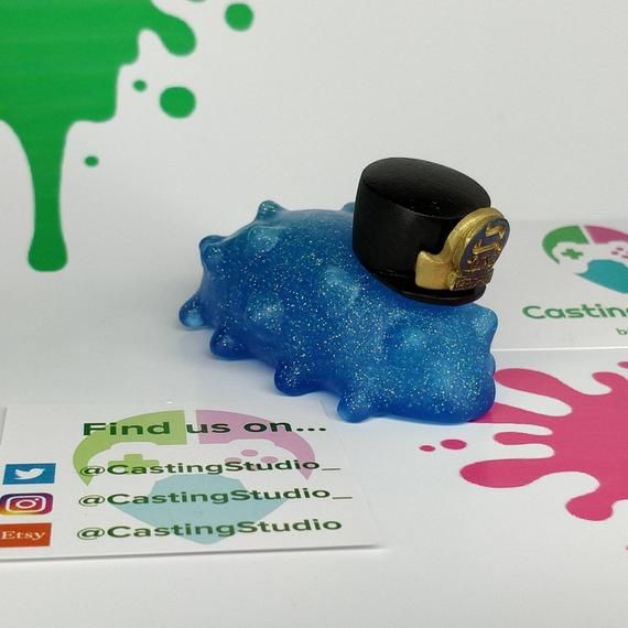 Collectible items: Start or expand your Splatoon collection with collectible Captain C Q Cumber merchandise that showcases your passion for the game.
Express your style: Let your love for Splatoon and Captain C Q Cumber shine through with merchandise that allows you to express your unique style.