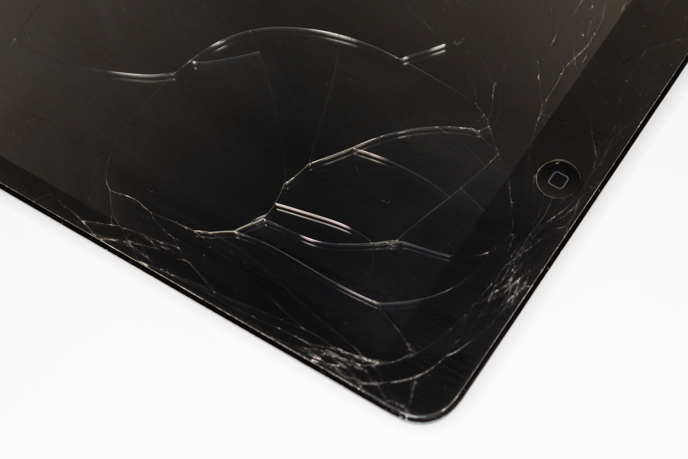 If the cracks are minor and do not affect the functionality of the screen, you may be able to continue using it without repairs.
If the screen is severely damaged or the cracks interfere with visibility, professional repair or replacement may be necessary.