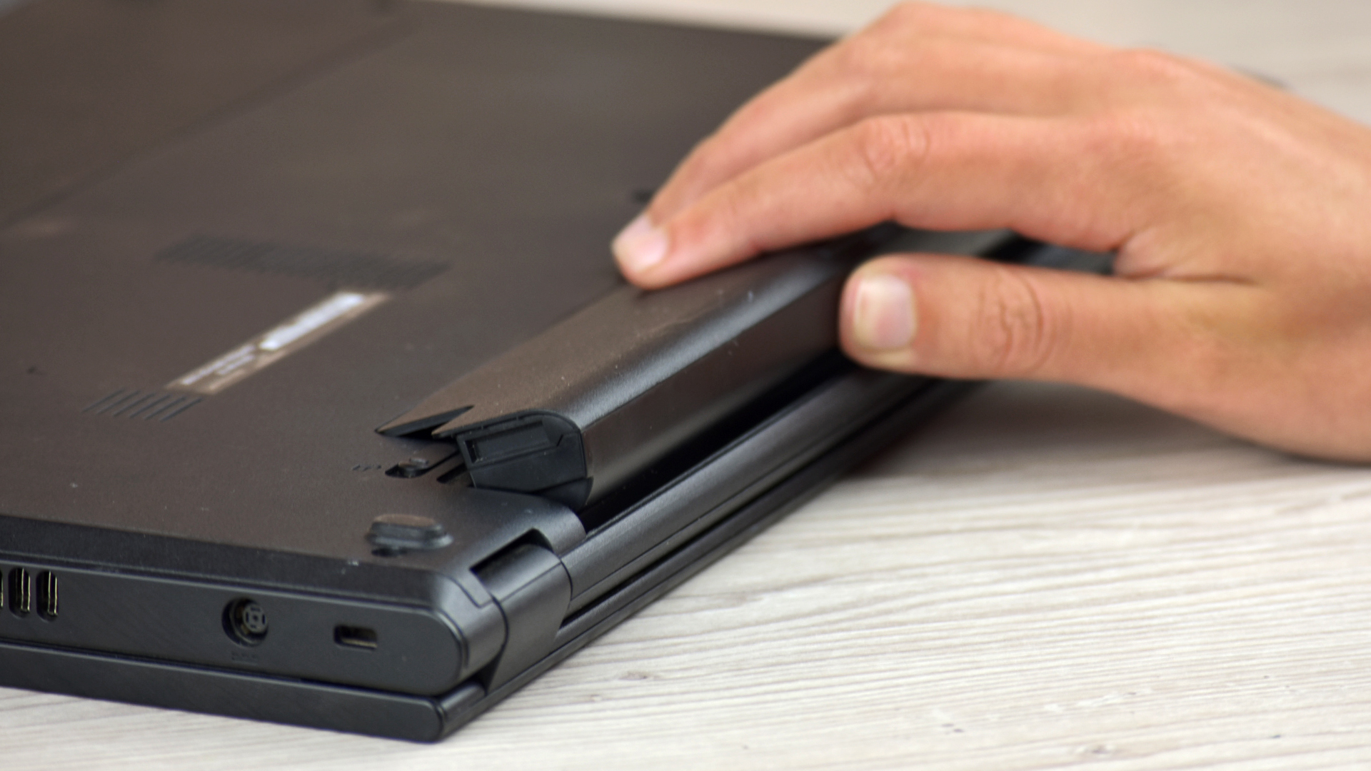Make sure the battery is properly inserted into the laptop.
Check for any damage to the battery or battery compartment.