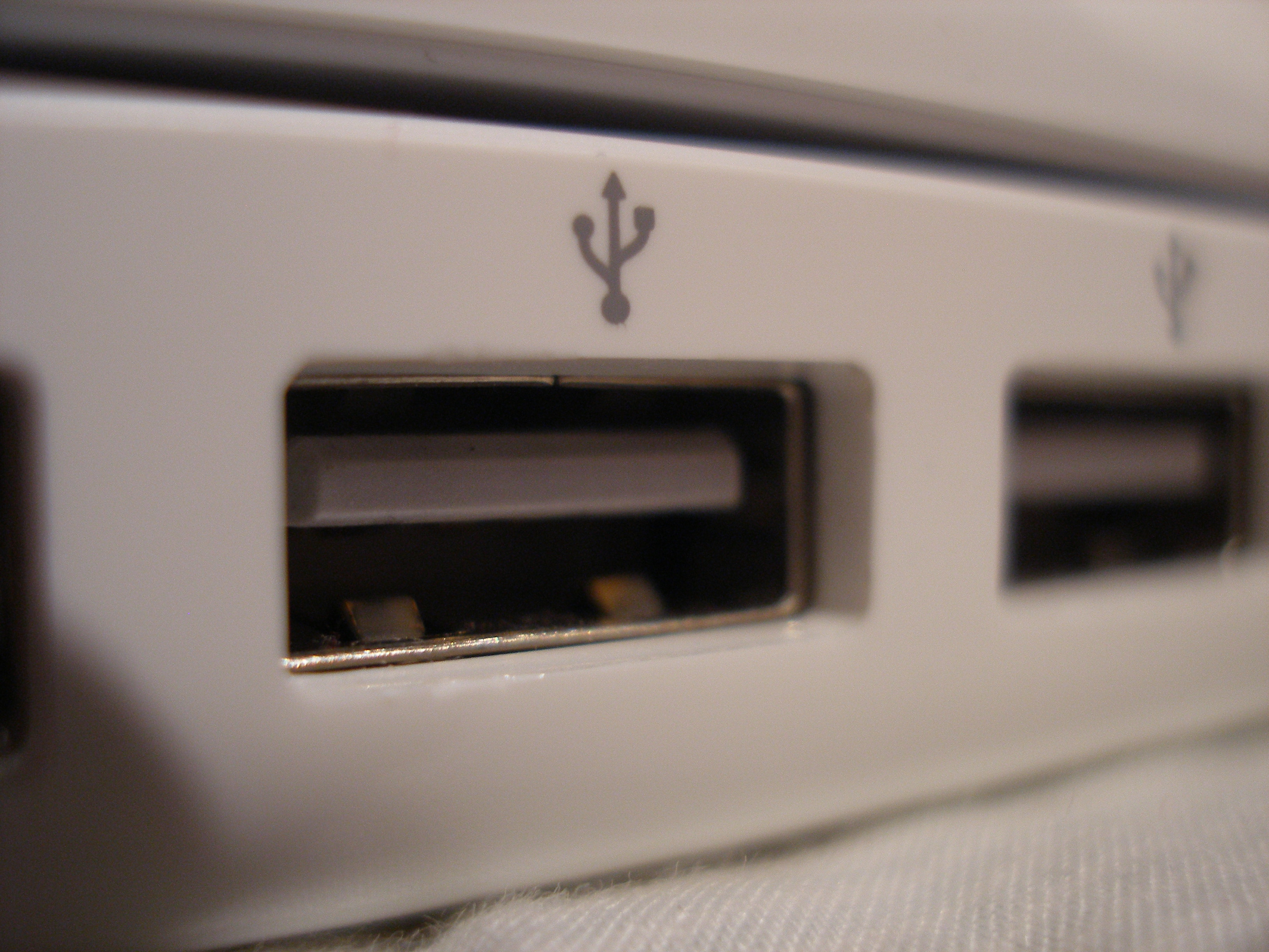 USB port image